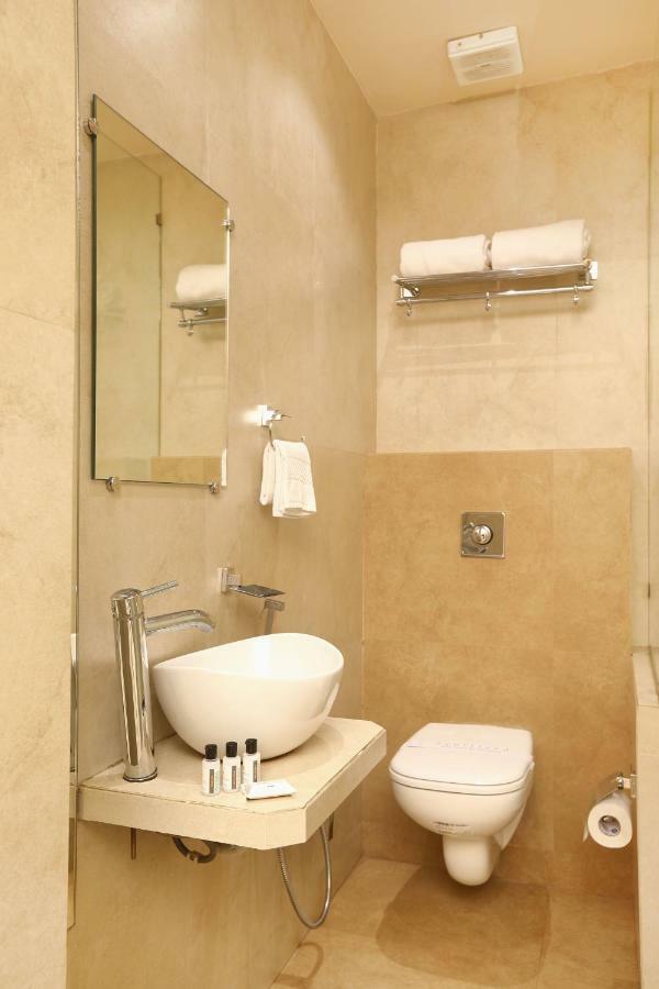 Hotel Metro International Βομβάη Εξωτερικό φωτογραφία